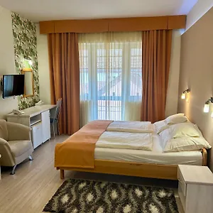 Negy Evszak Hotel